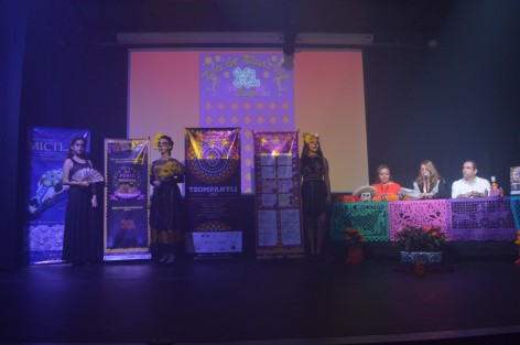 Autoridades municipales en conferencia de prensa anunciaron las diferentes actividades que realizarán con artistas locales para celebrar las festividades del Día de Muertos, muestras gastronómicas y presentaciones teatrales en panteones y parques de la ciudad serán el atractivo en los próximos días.