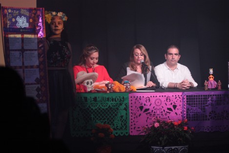 Autoridades municipales en conferencia de prensa anunciaron las diferentes actividades que realizarán con artistas locales para celebrar las festividades del Día de Muertos, muestras gastronómicas y presentaciones teatrales en panteones y parques de la ciudad serán el atractivo en los próximos días.