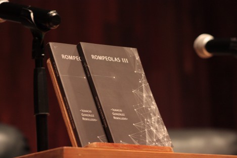 En el auditorio de la Galería de Arte Contemporáneo fue presentado el libro del Lic. Ignacio González Rebolledo, Rompeolas III. 