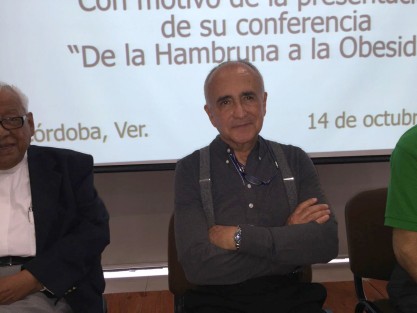 Pedreo Ferriz de Con, aspirante a candidato independiente a la Presidencia de la República, estuvo en Córdoba  para dictar una conferencia.