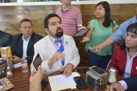 Integrantes de la Barra de Abogados de Veracruz, hacen la invitación a facultades de Derecho, para que sus estudiantes realicen su servicio social en alguno de los despachos de abogados de sus agremiados, en donde estarán en posibilidad de aprender con profesionales experimentados.