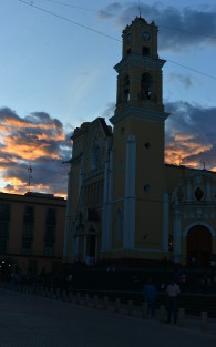Además de dejar algunos árboles tirados, el viento que azotó parte de la ciudad de Xalapa, también dibujó estas postales xalapeñas.