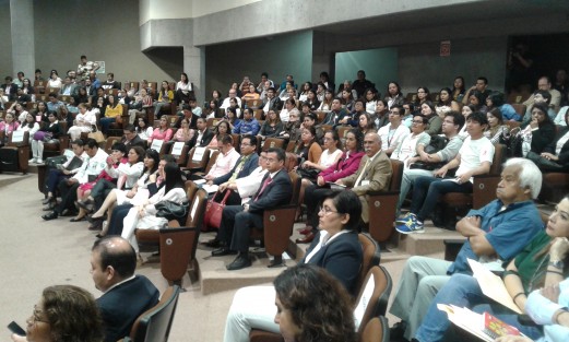 En el Palacio Legislativo se lleva a cabo una jornada informativa con motivo del Día de la lucha contra el Cáncer de Mama. 