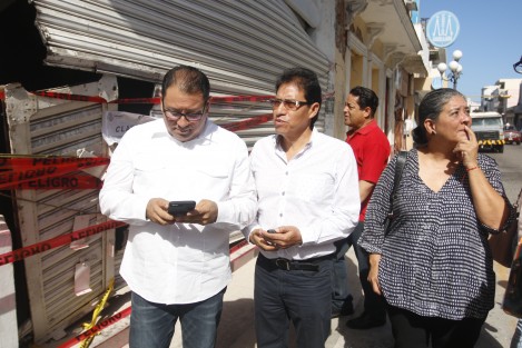 El delegado del INAH, Esteban Rodríguez, aseguró que se está realizando el peritaje sobre la causa que originó el colapso de un edificio en la avenida 5 de Mayo de la ciudad de Veracruz. Además, el funcionario indicó que existen 80 edificios en riesgo de colapsar en el primer cuadro del centro histórico del Puerto. 