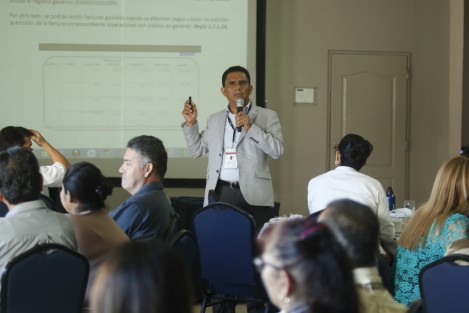 El Administrador Local del Servicio de Administración Tributaria (SAT), José Luis Bautista Hernández, ofreció la conferencia <em<¿Cuáles son las últimas modificaciones de la Factura Electrónica?</em> a socios de COPARMEX durante el denominado desayuno empresarial.