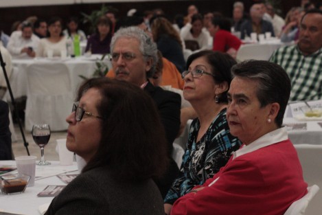 La diputada local por el distrito X Xalapa, Daniela Griego Ceballos, presentó su informe de labores, acompañada de militantes de MORENA, académicos, familiares y amigos, así como algunos políticos de otros partidos. 