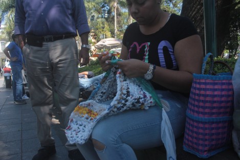 Tejiendo tapetitos Xalapa colecta bolsas de plástico para elaborar colchonetas que sirvan a damnificados. Este y el próximo sábado colectan bolsas en el parque Juárez de 10 am a 2 pm; y los jueves de 10:30 a 14:00 horas en Av. Araucarias 915 altos, Indeco Ánimas