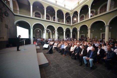 de 6 mil 476 cámaras de videovigilancia serán instaladas en las seis regiones de seguridad de la entidad, para custodiar a 3 millones 899 mil veracruzanos. 