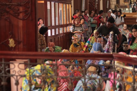 Las coloridas peregrinaciones ingresaron a la Catedral y hasta la tumba de San Rafael Guízar, para dar gracias por las bendicones recibidas durante un año más.