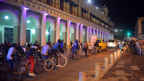 Al igual que cada 24 de octubre, los fieles peregrinan desde la noche deldía 23, solos o en grupo hacia la tumba del Obispo Santo, a pedir su interseción para algún milagro, o bien para agradecerla por haberlo recibido. 