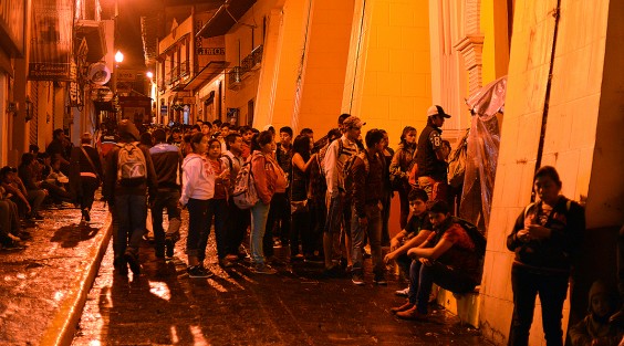 A lo largo del día, y de los siguientes, peregrinos continuarán llegando para venerar al así llamado, Obispo de los Pobres, quien se ganara el cariño de sus feligreses desde su llegada a estas tierras, por la ayuda que llevó a los pueblos recién desvastados por el sismo de 1920. 