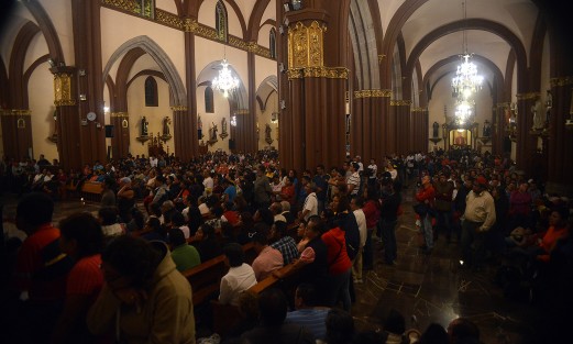 A lo largo del día, y de los siguientes, peregrinos continuarán llegando para venerar al así llamado, Obispo de los Pobres, quien se ganara el cariño de sus feligreses desde su llegada a estas tierras, por la ayuda que llevó a los pueblos recién desvastados por el sismo de 1920. 