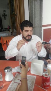 Zenyazen Escobar García, diputado local.