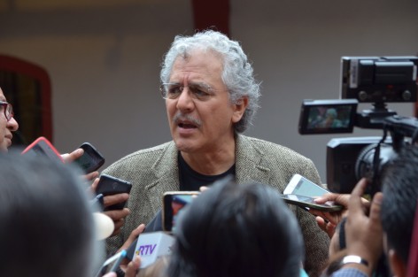 El Alcalde electo de la capital, Hipólito Rodríguez, invitó a la ciudadanía que así o desee, a no realizar pagos adelantados de impuestos municipales como predial, agua, esto con la finalidad de que el manejo de recursos sea transparente, pues sabe que muchas personas desconfían por el cambio de administración. Los descuentos se mantendrán, tal como están, aseguró. Por su parte,el alcalde Américo Zúñiga aclaró que no se cobrará impuesto predial anticipado, que lo que sí se cobra es el agua, pero está reglamentado, además aclaró que lo que se recaude por el pago anual anticipado de agua en 2017 no se invertirá en este año, sino en 2018, es decir, en la siguiente administración