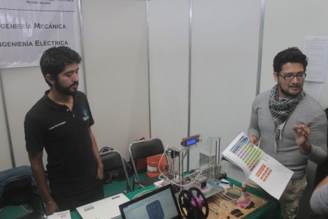 Desde este miércoles y hasta el viernes 27 de octubre, se lleva a cabo en el Gimnasio Universitario, la Expo Orienta 2017 de la Universidad Veracruzana, donde los jóvenes de bachillerato pueden conocer la oferta académica, así como requisitos de ingreso y especificaciones de cada una de las carreras. 