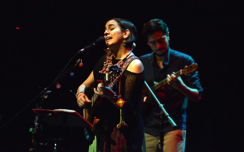 Marta Gómez, quien  ha sido reconocida internacionalmente como una voz representativa  del jazz latino, mantuvo cautivo al público que practicamente abarrotó el Teatro del Estado.
