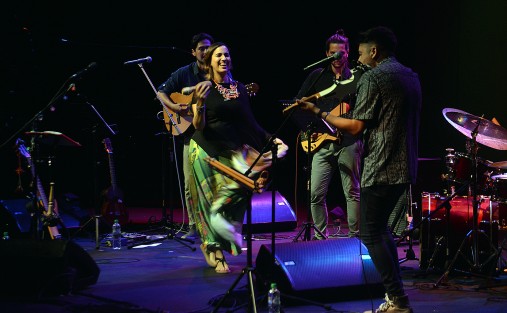 Por más de dos horas la cantautora Marta Gómez se presentó en Teatro del Estado como parte  del 8º Festival  Internacional JazzUV,  donde interpretó algunos de sus éxitos como: Para la Guerra Nada, Ritualitos, y Carnavaleando, entre otros.
