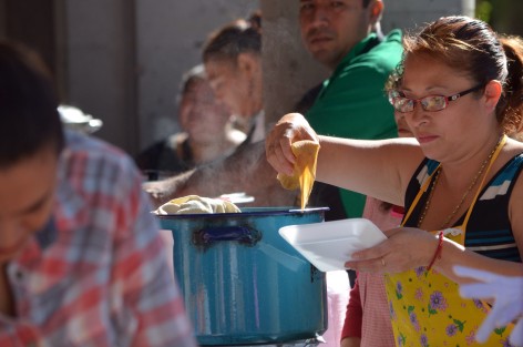 Fue inaugurada la Feria Regional del pan y el tamal, con muestra de altares y tamales de diversas regiones como Naolinco, Poza Rica, Banderilla, Xalapa; también se pudo apreciar la creatividad de los jóvenes participantes quienes lucieron ataviados de catrinas.
