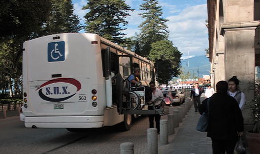 A decir del conductor, unas 6 personas de fijo utilizan este transporte de lunes a viernes para llegar a sus trabajos y para regresar por la tarde a sus domicilios, pagando la tarifa preferencial. La ruta también presta servicio usuarios sin requerimientos especiales, pero debido a que es una sola unidad para la ruta, hace pocos recorridos. 
