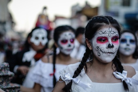 Se llevó a cabo el segundo desfile de catrinas por las calles de Xalapa con la participación de diferentes escuelas. 