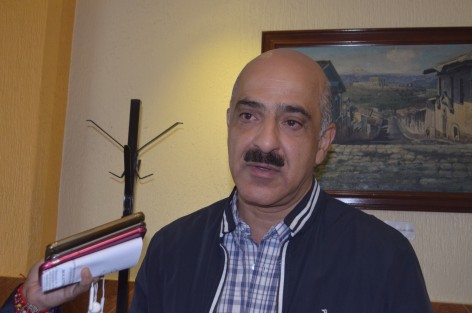 El ex alcalde xalapeño, Ricardo Ahued, entrevistado en un conocido café aseguró que no ha descartado la posibilidad de participar en próximas contiendas electorales por un cargo público, sin embargo no sería con el PRI, ya que asegura difiere en su manera de hacer política.