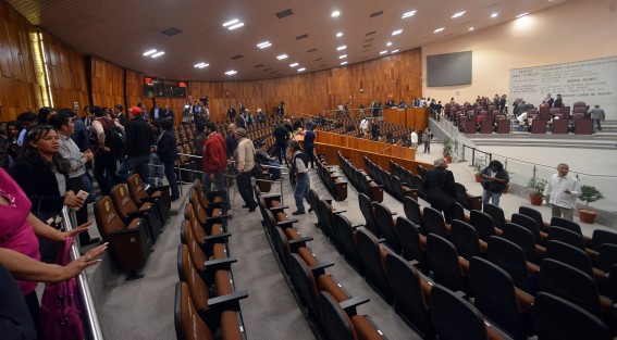 En sesión privada dela LXIV Legislatura de Veracruz, diputados locales desaforaron a Reveriano Pérez Vega, con lo que queda separado del cargo como presidente municipal de Coxquihui.