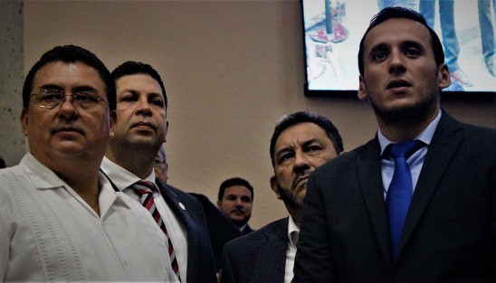 Las diputadas y diputados de la LXIV Legislatura de Veracruz aprobaron la nueva Ley del Sistema Estatal Anticorrupción de Veracruz con lo que se sientan lasEl Pleno de la LXIV Legislatura de Veracruz aprobó por unanimidad el Dictamen del Informe de Resultados de la Cuenta Pública 2016 de los entes fiscalizables de la entidad, en el que fue detectado un presunto daño patrimonial del Poder Ejecutivo del Gobierno del Estado y en 102 municipios. 