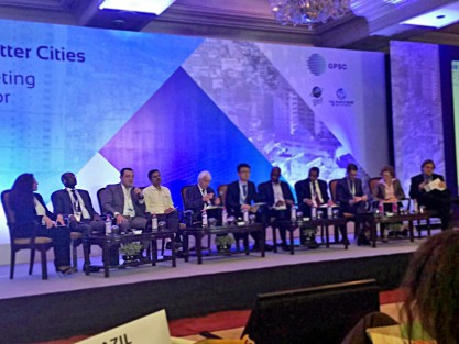 El alcalde Américo Zúñiga Martínez fue invitado a dirigir y participar en la mesa redonda de alcaldes y expertos políticos, durante la Segunda Reunión Anual de la Plataforma Global para Ciudades Sostenibles que se celebra en Nueva Delhi, India, en la que habló de las soluciones que se han implementado en Xalapa para proveer mejores servicios urbanos y construir las bases de la ciudad del mañana.