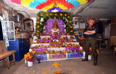 Uno de los sitios en donde son más vistosos los festejos de Todos Santos, es en Naolinco, donde celebran La Cantada.