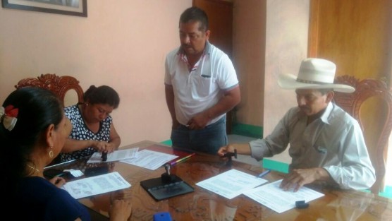  Asumió la presidencia en este municipio serrano, la profesora María Eulalia García González, esto luego de que surtiera efecto el desafuero del alcalde Reveriano Pérez Vega.