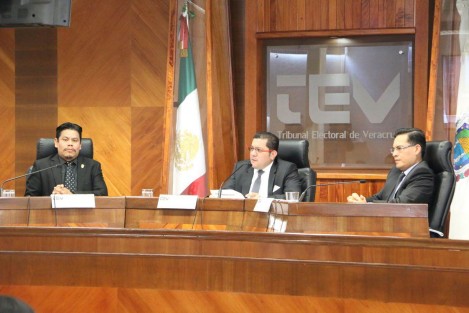 TEV amonestó públicamente a la candidata a Presidenta Municipal de Tantoyuca, Veracruz, Irais Pérez Morales, ante denuncia del Partido Acción Nacional, por el uso de imágenes de menores de edad en su propaganda de campaña, sin conocimiento de sus padres.