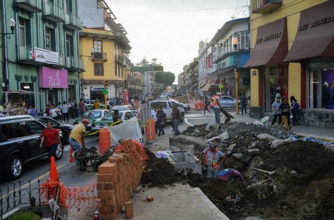 A marchas forzadas las obras en el Centro Histórico de Xalapa, a escasos dos meses de concluir la administración municipal.