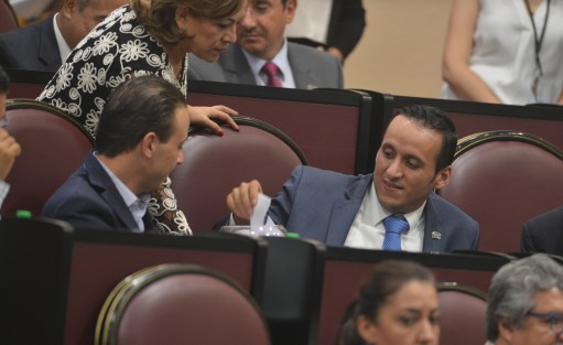 La Mesa Directiva de la LXIV Legislatura de Veracruz, que guiará los trabajos del periodo comprendido del 5 de noviembre de 2017 al 4 de noviembre de 2018 quedó integrada por la diputada María Elisa Manterola Sainz (PAN), presidenta; Dulce María García López (PRD), vicepresidenta y el legislador Ángel Armando López Contreras (PRI), como vocal.