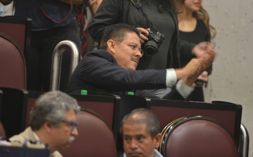 Pese a ser la segunda bancada con más diputados, MORENA fue dejado fuera de la Mesa Directiva del Congreso de Veracruz. PAN, PRI y PRD se repartieron los puestos. 