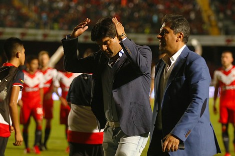 El equipo Tiburones Rojos de Veracruz perdió 1 a 0 contra los Diablos Rojos de Toluca en el estadio Luis Pirata Fuente, en partido celebrado la noche de este domingo..