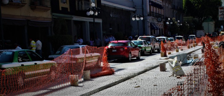 Falta poco, pero falta, a la remodelación de la avenida Enríquez. Al parecer el Alcalde Américo Zúñiga, entregará obras y se va.