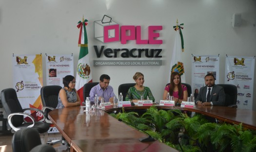 Consejeros del OPLE anunciaron el Congreso Internacional sobre Estudios de Género, que organizan en coordinación con la Universidad de Xalapa, los días 17 y 18 de Noviembre. El anuncio se hizo en las oficinas del organismo electoral, en compañía del rector de esa  universidad, Carlos García Méndez. 