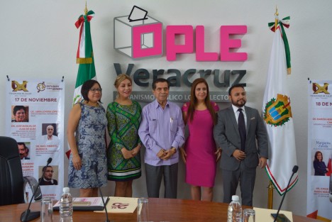 Consejeros del OPLE, acompañados por el rector de la UX, Carlos García Mendez, anunciaron la realización del Congreso internacional sobre estudios de género, el cual se realizará los días 17 y 18 de noviembre.