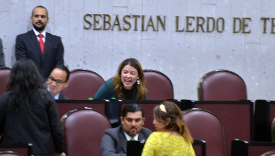 En un ambiente de camaradería se llevó a cabo la segunda sesión ordinaria del segundo año de Labores de la LXIV Legislatura de Veracruz.