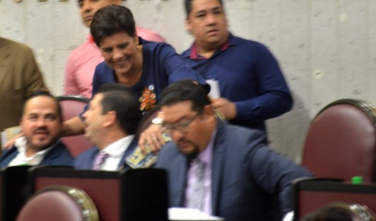 Hasta la presidenta de la mesa andaba de buenas.