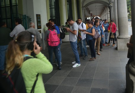 Aunque la inauguración fue agendada a las cuatro de la tarde, los buscadores de empleo fueron atendidos desde la 2 pm.
