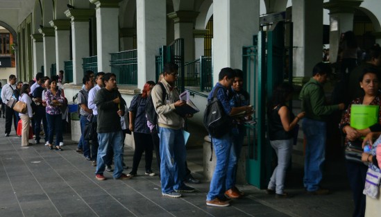 Aunque la inauguración fue agendada a las cuatro de la tarde, los buscadores de empleo fueron atendidos desde la 2 pm.
