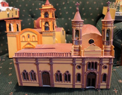 Catedral, El Calvario, San José, El Beaterio, La Piedad y otras de las iglesias de Xalapa, podrán ser admiradas en pequeño, en el Centro Recreativo Xalapeño, el próximo 19 de Noviembre, gracias a las maquetas elaboradas por Rafael Aguilar González. 