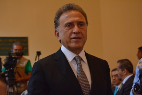 El gobernador Miguel Ángel Yunes anunció que este viernes remitirá el anteproyecto de presupuesto al Congreso local que incluye la mejora en la recaudación de impuestos y la no generación de nuevos gravámenes.