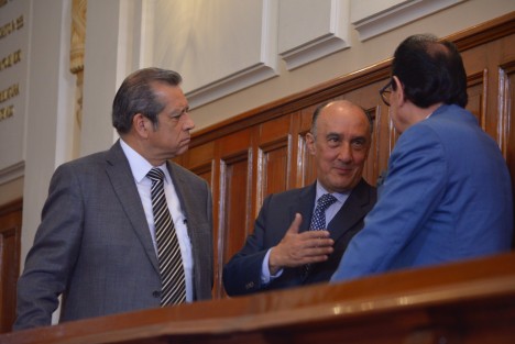 El Gobernador Miguel Ángel Yunes Linares, acompañado por algunos de los integrantes de su gabinete, habló sobre el presupuesto de egresos del 2018, en el cual se ejercerá un total de 113 mil 654 millones de pesos; y el cual aseguró, será utilizado de manera correcta en rubros prioritarios como seguridad, salud y educación.