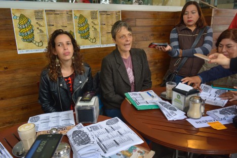 Rosina Guigu, organizadora de la muestra de cine y radio comunitaria en Mesoamérica, en conferencia de prensa dio los pormenores de este importante evento organizado por la Universidad Veracruzana, donde se podrán apreciar cortometrajes y cine documental, así como un concierto con música mesoamericana y fandango jarocho. 