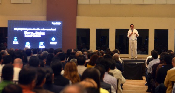 Como parte del recorrido que realiza por todo el estado, el alcalde del Boca del Río Miguel Ángel Yunes Márquez llevó a cabo el foro  Un Gobierno Exitoso,  en salón Ghal  de esta ciudad capital. La convoctoria al evento fue de Juan Manuel Rivera, alcalde electo de Banderilla.
