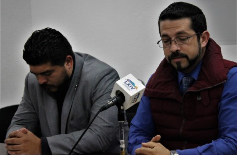 El diputado local de MORENA, Zenyazen Roberto Escobar García, rechazó los mensajes que circulan en redes sociales para intentar vincularlo con grupos delincuenciales, y acudió a presentar una denuncia de hechos ante la Procuraduría General de la República (PGR) y la Fiscalía General del Estado (FGE).