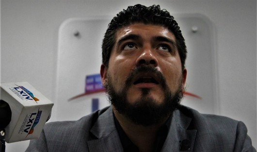El golpeteo viene hacia Morena y no hacia un servidor, igual vemos que nuestro partido va avanzando y lo vemos más como un linchamiento político como desacreditar la imagen de un servidor, expresó el diputado Zenyazen Roberto Escobar García.