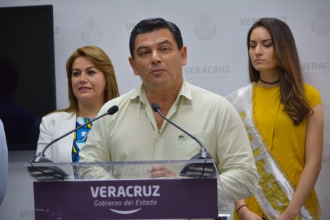 El Alcalde de Alto Lucero, Félix Manuel Domínguez Velázquez, acompañado por personal del municipio, invitaron a las fiestas patronales Cristo Rey 2017 del 23 al 26 de noviembre, donde realzarán carreras deportivas, cabalgatas, conciertos y bailes populares entre otras actividades. 